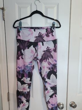 Velocity Floral Print Purple & White Leggings